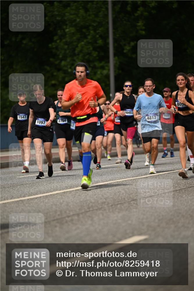29.06.2025 - hella hamburg halbmarathon Dr. Thomas Lammeyer http://msf.ph/oto/8259418 29.06.2025 10:35:12 Kennedybrücke 1059, 1097, 1472, 1547, 1773, 1979, 2414, 2754, 2755, 2914, 3131, 3281, 3443, 4561, 4817, 5437, 5943, 6057, 6078, 6195, 6546, 6616, 6725, 6787, 7351, 7604, 7772, 8050, 8812, 8941, 9937, 10586 meine-sportfotos.de