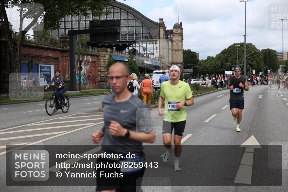 29.06.2025 - hella hamburg halbmarathon Yannick Fuchs http://msf.ph/oto/8259443 29.06.2025 10:36:11 20KM 1570, 1763, 1800, 2579, 2675, 5387, 5987, 6593, 7092, 7432, 8358, 9815, 10415, 10894, 11417, 12434, 12588, 13714, 13876, 14346, 14899, 15521, 16084, 17032, 17159, 17182, 17882, 18442, 18491, 18509, 18764, 18772, 18802, 19046 meine-sportfotos.de