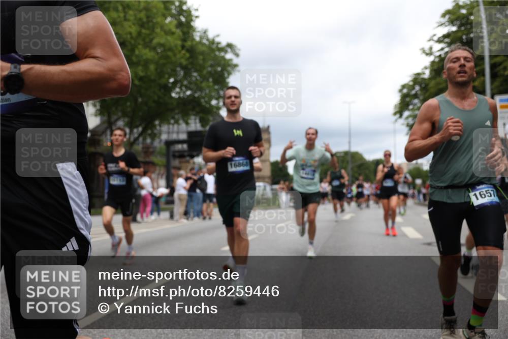 29.06.2025 - hella hamburg halbmarathon Yannick Fuchs http://msf.ph/oto/8259446 29.06.2025 10:48:32 20KM 1327, 1410, 1496, 1815, 2474, 2771, 2884, 3041, 3177, 3791, 3794, 3861, 3945, 4189, 4231, 4938, 6082, 6084, 6356, 6443, 6581, 6587, 6723, 6994, 8223, 8449, 8514, 8698, 8772, 8798, 9012, 9060, 9227, 10191, 10192, 10263, 10266, 11333, 11499, 11747, 12186, 12362, 12489, 13297, 13869, 13988, 14036, 14175, 14592, 14638, 14660, 14818, 14948, 15113, 15156, 15169, 15408, 15524, 15879, 16047, 16092, 16574, 16750, 17740, 17765, 19177 meine-sportfotos.de