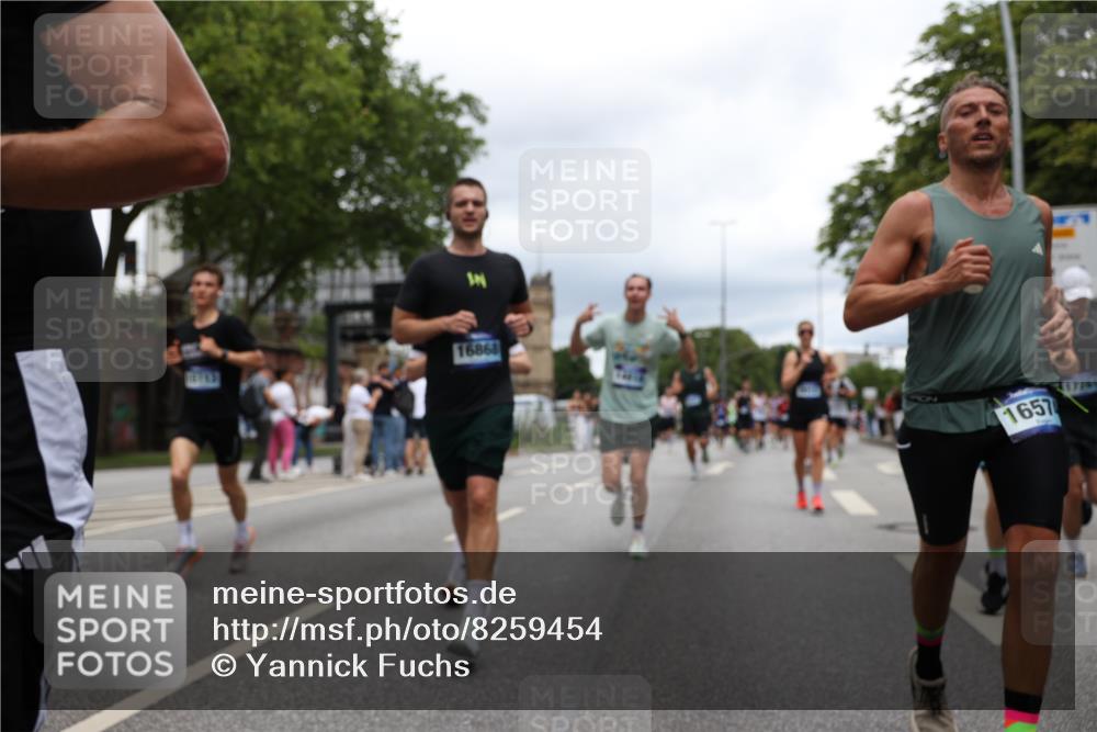 29.06.2025 - hella hamburg halbmarathon Yannick Fuchs http://msf.ph/oto/8259454 29.06.2025 10:48:32 20KM 1327, 1410, 1496, 1815, 2474, 2771, 2884, 3041, 3177, 3791, 3794, 3861, 3945, 4189, 4231, 4938, 6082, 6084, 6356, 6443, 6581, 6587, 6723, 6994, 8223, 8449, 8514, 8698, 8772, 8798, 9012, 9060, 9227, 10191, 10192, 10263, 10266, 11333, 11499, 11747, 12186, 12362, 12489, 13297, 13869, 13988, 14036, 14175, 14592, 14638, 14660, 14818, 14948, 15113, 15156, 15169, 15408, 15524, 15879, 16047, 16092, 16574, 16750, 17740, 17765, 19177 meine-sportfotos.de