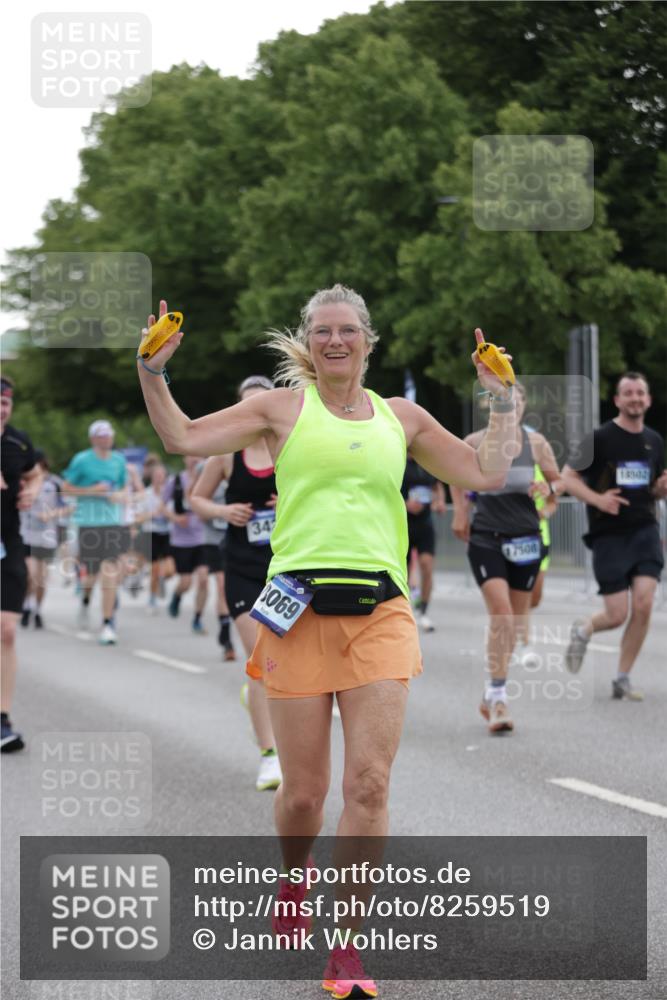 29.06.2025 - hella hamburg halbmarathon Jannik Wohlers http://msf.ph/oto/8259519 29.06.2025 10:32:25 Lombardsbrücke 1078, 1237, 1732, 2059, 2276, 3422, 3660, 3670, 3708, 3753, 4446, 4555, 6040, 6861, 7308, 7309, 7387, 7531, 7749, 7750, 8170, 8839, 9010, 9034, 9188, 9471, 9542, 9768, 10013, 10048, 10203, 10277, 10470, 10770, 11076, 11248, 11756, 12423, 12424, 12470, 12508, 12907, 13789, 14301, 14347, 15171, 15997, 16129, 16502, 16702, 16898, 16999, 17041, 17102, 17157, 17167, 17317, 17508, 17664, 18502, 18706, 18927, 19156, 19213 meine-sportfotos.de