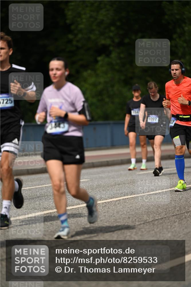 29.06.2025 - hella hamburg halbmarathon Dr. Thomas Lammeyer http://msf.ph/oto/8259533 29.06.2025 10:35:12 Kennedybrücke 1059, 1097, 1472, 1547, 1773, 1979, 2414, 2754, 2755, 2914, 3131, 3281, 3443, 4561, 4817, 5437, 5943, 6057, 6078, 6195, 6546, 6616, 6725, 6787, 7351, 7604, 7772, 8050, 8812, 8941, 9937, 10586 meine-sportfotos.de