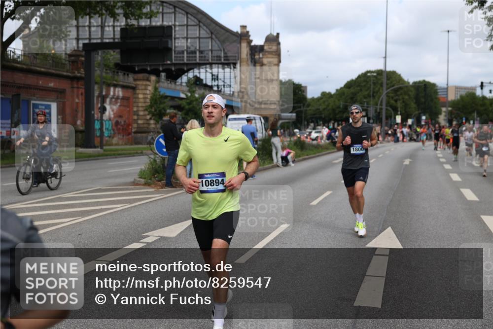 29.06.2025 - hella hamburg halbmarathon Yannick Fuchs http://msf.ph/oto/8259547 29.06.2025 10:36:12 20KM 1570, 1763, 1800, 2675, 5387, 5987, 6593, 7092, 7432, 8358, 9815, 10415, 10894, 11417, 12434, 12588, 13714, 13876, 14346, 14899, 15521, 15935, 16084, 17159, 17182, 17882, 18442, 18491, 18509, 18764, 18772, 18802, 19046 meine-sportfotos.de