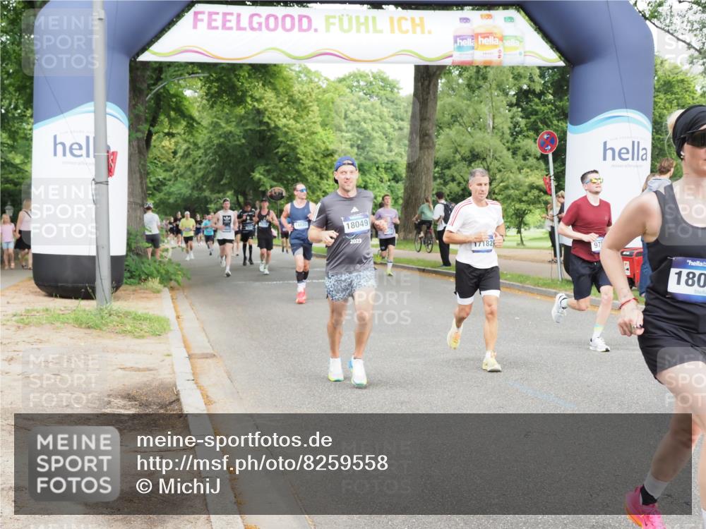 29.06.2025 - hella hamburg halbmarathon MichiJ http://msf.ph/oto/8259558 29.06.2025 10:29:44 Zwischen KM18-KM19 1136, 2675, 4380, 6901, 9358, 9755, 9885, 10978, 12365, 14555, 15164, 16816, 17182, 18045, 18399 meine-sportfotos.de