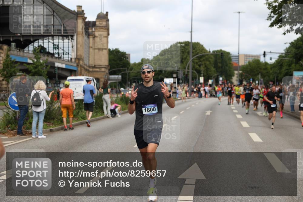 29.06.2025 - hella hamburg halbmarathon Yannick Fuchs http://msf.ph/oto/8259657 29.06.2025 10:36:13 20KM 1441, 1570, 1763, 1800, 2675, 5387, 5987, 6593, 7092, 7432, 8358, 9815, 10415, 10894, 11417, 12434, 12588, 13714, 13876, 14346, 14899, 15521, 15935, 16084, 17159, 17182, 17882, 18442, 18491, 18509, 18764, 18772, 18802, 19046 meine-sportfotos.de