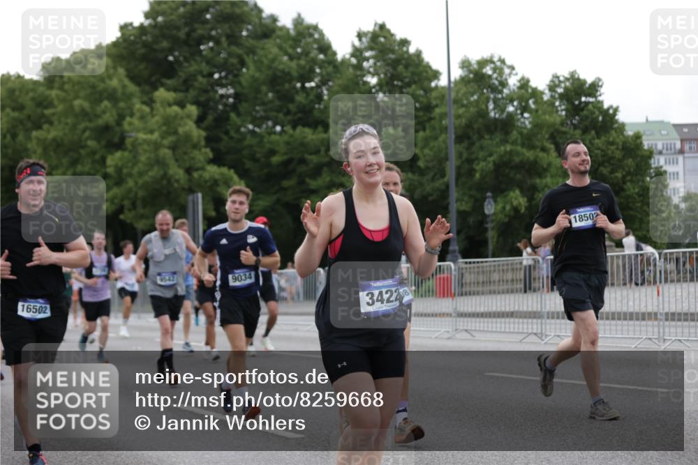29.06.2025 - hella hamburg halbmarathon Jannik Wohlers http://msf.ph/oto/8259668 29.06.2025 10:32:28 Lombardsbrücke 1078, 1237, 1732, 2059, 2276, 2959, 3391, 3422, 3660, 3708, 3753, 4096, 4446, 4555, 5110, 6040, 6861, 7387, 7750, 7982, 8170, 8839, 9034, 9143, 9188, 9471, 9542, 9768, 10013, 10277, 10470, 10770, 11076, 11248, 11260, 11756, 12423, 12424, 12508, 12907, 13789, 14301, 14347, 15171, 15997, 16129, 16502, 16702, 17041, 17102, 17157, 17317, 17417, 17508, 17664, 18191, 18502, 18927, 19156, 19213 meine-sportfotos.de