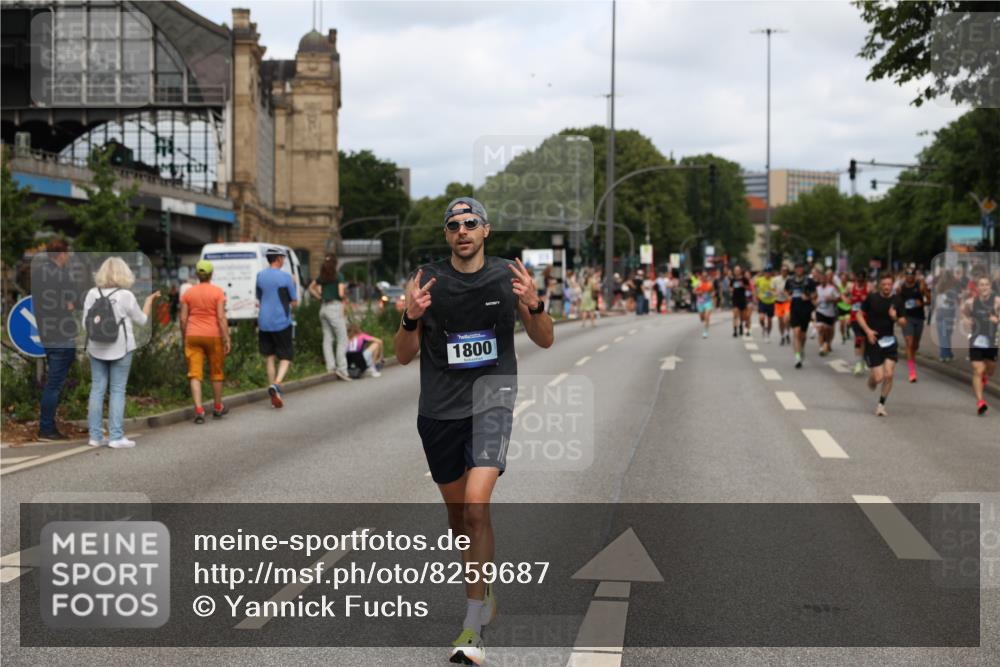 29.06.2025 - hella hamburg halbmarathon Yannick Fuchs http://msf.ph/oto/8259687 29.06.2025 10:36:13 20KM 1441, 1570, 1763, 1800, 2675, 5387, 5987, 6593, 7092, 7432, 8358, 9815, 10415, 10894, 11417, 12434, 12588, 13714, 13876, 14346, 14899, 15521, 15935, 16084, 17159, 17182, 17882, 18442, 18491, 18509, 18764, 18772, 18802, 19046 meine-sportfotos.de