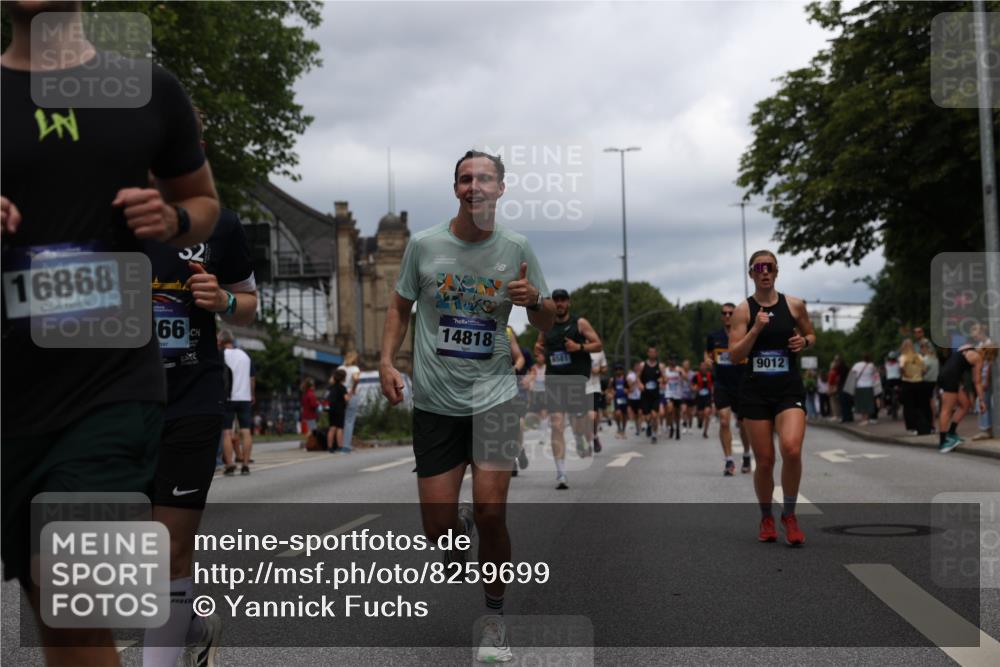 29.06.2025 - hella hamburg halbmarathon Yannick Fuchs http://msf.ph/oto/8259699 29.06.2025 10:48:32 20KM 1327, 1410, 1496, 1815, 2474, 2771, 2884, 3041, 3177, 3791, 3794, 3861, 3945, 4189, 4231, 4938, 6082, 6084, 6356, 6443, 6581, 6587, 6723, 6994, 8223, 8449, 8514, 8698, 8772, 8798, 9012, 9060, 9227, 10191, 10192, 10263, 10266, 11333, 11499, 11747, 12186, 12362, 12489, 13297, 13869, 13988, 14036, 14175, 14592, 14638, 14660, 14818, 14948, 15113, 15156, 15169, 15408, 15524, 15879, 16047, 16092, 16574, 16750, 17740, 17765, 19177 meine-sportfotos.de