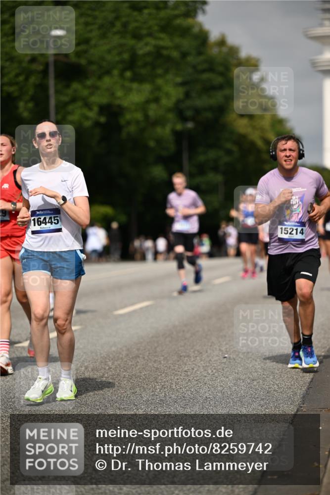 29.06.2025 - hella hamburg halbmarathon Dr. Thomas Lammeyer http://msf.ph/oto/8259742 29.06.2025 10:14:37 Kennedybrücke 1052, 1186, 1548, 1781, 5182, 5653, 5806, 7058, 8561, 8685, 9150, 9829 meine-sportfotos.de