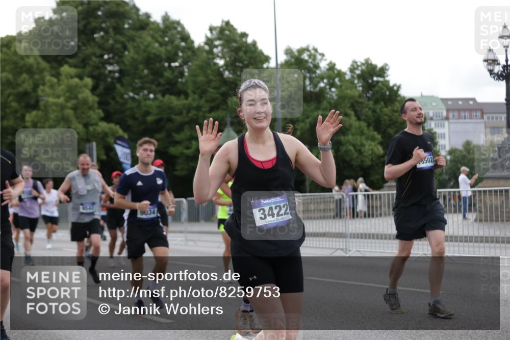 29.06.2025 - hella hamburg halbmarathon Jannik Wohlers http://msf.ph/oto/8259753 29.06.2025 10:32:28 Lombardsbrücke 1078, 1237, 1732, 2059, 2276, 2959, 3391, 3422, 3660, 3708, 3753, 4096, 4446, 4555, 5110, 6040, 6861, 7387, 7750, 7982, 8170, 8839, 9034, 9143, 9188, 9471, 9542, 9768, 10013, 10277, 10470, 10770, 11076, 11248, 11260, 11756, 12423, 12424, 12508, 12907, 13789, 14301, 14347, 15171, 15997, 16129, 16502, 16702, 17041, 17102, 17157, 17317, 17417, 17508, 17664, 18191, 18502, 18927, 19156, 19213 meine-sportfotos.de