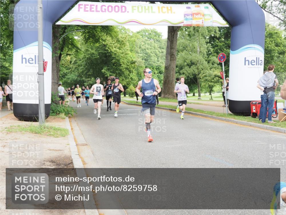 29.06.2025 - hella hamburg halbmarathon MichiJ http://msf.ph/oto/8259758 29.06.2025 10:29:46 Zwischen KM18-KM19 1136, 2675, 4380, 6901, 9755, 9885, 12365, 14820, 17182, 18045, 18049 meine-sportfotos.de