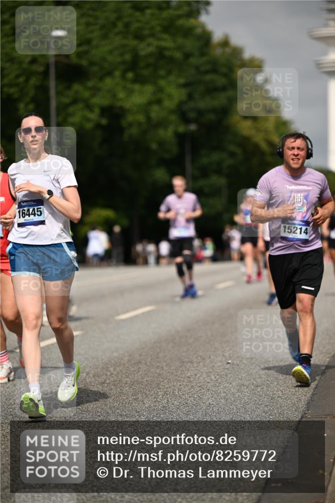 29.06.2025 - hella hamburg halbmarathon Dr. Thomas Lammeyer http://msf.ph/oto/8259772 29.06.2025 10:14:37 Kennedybrücke 1052, 1186, 1548, 1781, 5182, 5653, 5806, 7058, 8561, 8685, 9150, 9829 meine-sportfotos.de
