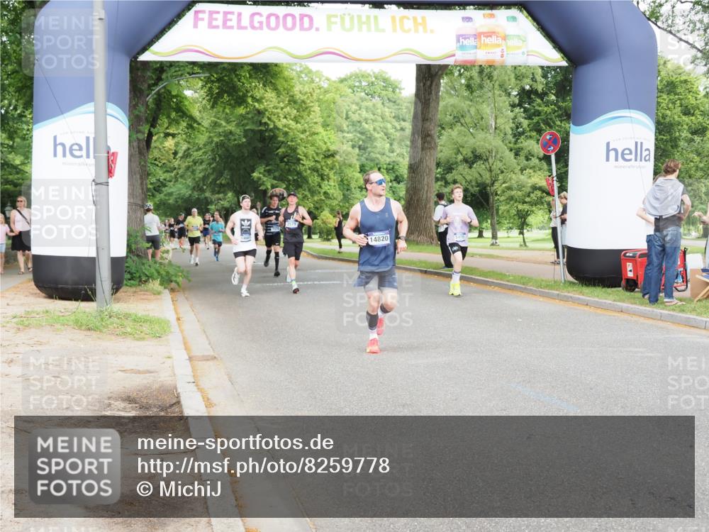29.06.2025 - hella hamburg halbmarathon MichiJ http://msf.ph/oto/8259778 29.06.2025 10:29:46 Zwischen KM18-KM19 1136, 2675, 4380, 6901, 9755, 9885, 12365, 14820, 17182, 18045, 18049 meine-sportfotos.de