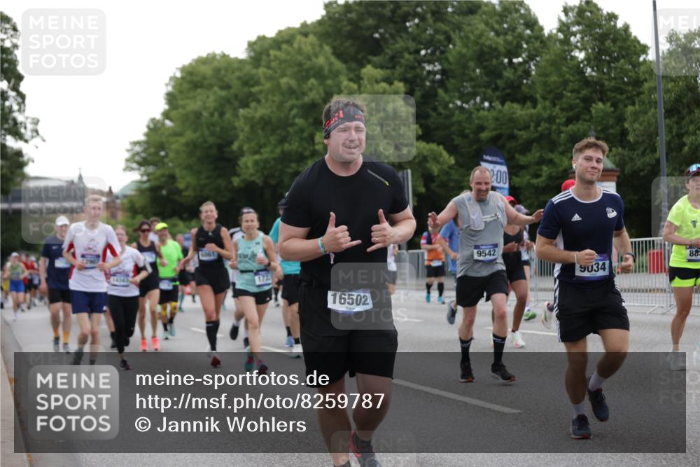 29.06.2025 - hella hamburg halbmarathon Jannik Wohlers http://msf.ph/oto/8259787 29.06.2025 10:32:29 Lombardsbrücke 1078, 1237, 1732, 2059, 2276, 2959, 3391, 3422, 3660, 3708, 3753, 4096, 4446, 4555, 5110, 6040, 6861, 7387, 7982, 8170, 8839, 9034, 9143, 9188, 9471, 9542, 9768, 10013, 10277, 10770, 11076, 11248, 11260, 11756, 12423, 12424, 12508, 12907, 13789, 14305, 14347, 15171, 15997, 16129, 16502, 16702, 17041, 17102, 17157, 17317, 17417, 17508, 17664, 18191, 18502, 18927, 19156, 19213 meine-sportfotos.de