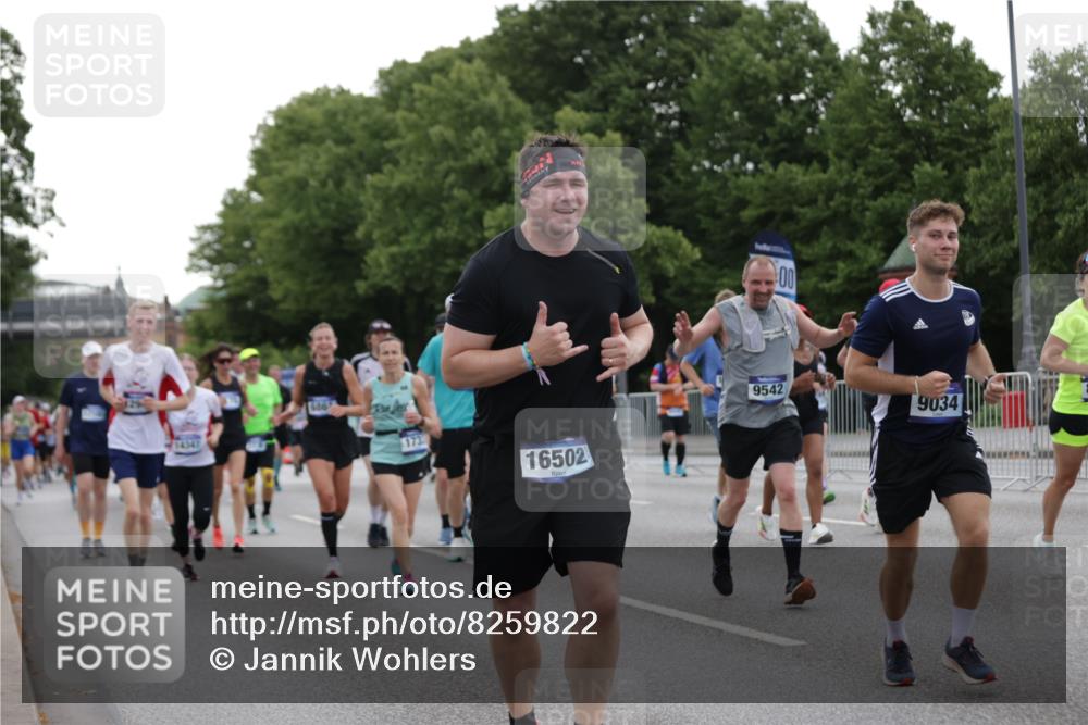29.06.2025 - hella hamburg halbmarathon Jannik Wohlers http://msf.ph/oto/8259822 29.06.2025 10:32:29 Lombardsbrücke 1078, 1237, 1732, 2059, 2276, 2959, 3391, 3422, 3660, 3708, 3753, 4096, 4446, 4555, 5110, 6040, 6861, 7387, 7982, 8170, 8839, 9034, 9143, 9188, 9471, 9542, 9768, 10013, 10277, 10770, 11076, 11248, 11260, 11756, 12423, 12424, 12508, 12907, 13789, 14305, 14347, 15171, 15997, 16129, 16502, 16702, 17041, 17102, 17157, 17317, 17417, 17508, 17664, 18191, 18502, 18927, 19156, 19213 meine-sportfotos.de
