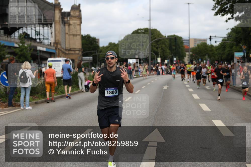 29.06.2025 - hella hamburg halbmarathon Yannick Fuchs http://msf.ph/oto/8259859 29.06.2025 10:36:13 20KM 1441, 1570, 1763, 1800, 2675, 5387, 5987, 6593, 7092, 7432, 8358, 9815, 10415, 10894, 11417, 12434, 12588, 13714, 13876, 14346, 14899, 15521, 15935, 16084, 17159, 17182, 17882, 18442, 18491, 18509, 18764, 18772, 18802, 19046 meine-sportfotos.de