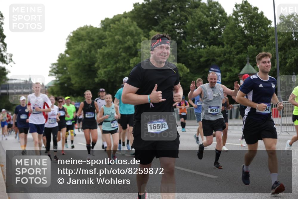 29.06.2025 - hella hamburg halbmarathon Jannik Wohlers http://msf.ph/oto/8259872 29.06.2025 10:32:29 Lombardsbrücke 1078, 1237, 1732, 2059, 2276, 2959, 3391, 3422, 3660, 3708, 3753, 4096, 4446, 4555, 5110, 6040, 6861, 7387, 7982, 8170, 8839, 9034, 9143, 9188, 9471, 9542, 9768, 10013, 10277, 10770, 11076, 11248, 11260, 11756, 12423, 12424, 12508, 12907, 13789, 14305, 14347, 15171, 15997, 16129, 16502, 16702, 17041, 17102, 17157, 17317, 17417, 17508, 17664, 18191, 18502, 18927, 19156, 19213 meine-sportfotos.de