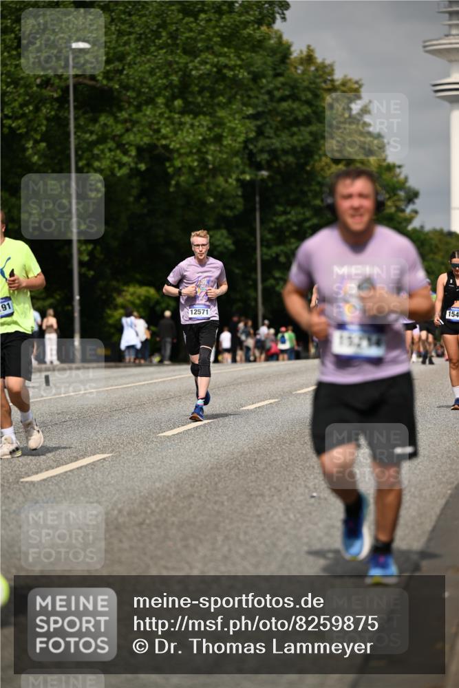 29.06.2025 - hella hamburg halbmarathon Dr. Thomas Lammeyer http://msf.ph/oto/8259875 29.06.2025 10:14:38 Kennedybrücke 1052, 1186, 1548, 1781, 5182, 5653, 5806, 7058, 8561, 8685, 9150, 9829 meine-sportfotos.de