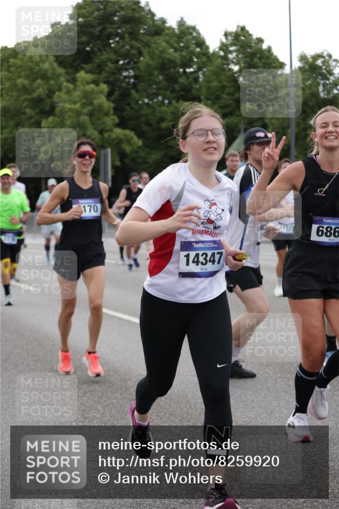 29.06.2025 - hella hamburg halbmarathon Jannik Wohlers http://msf.ph/oto/8259920 29.06.2025 10:32:32 Lombardsbrücke 1078, 1237, 1732, 2059, 2276, 2959, 3391, 3422, 3708, 3753, 4030, 4096, 4446, 4555, 4650, 5110, 6040, 6861, 7387, 7982, 8170, 8839, 9034, 9143, 9471, 9542, 9768, 11260, 11756, 12423, 12424, 12508, 12907, 13789, 14305, 14347, 14743, 15951, 15957, 16502, 16702, 17102, 17157, 17317, 17417, 17508, 17664, 18191, 18409, 18502, 19156, 19213 meine-sportfotos.de