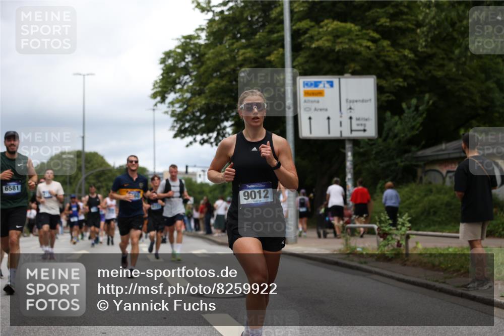 29.06.2025 - hella hamburg halbmarathon Yannick Fuchs http://msf.ph/oto/8259922 29.06.2025 10:48:33 20KM 1125, 1327, 1410, 1496, 1815, 2474, 2771, 2884, 3041, 3177, 3791, 3794, 3861, 3945, 4189, 4231, 4938, 5319, 6082, 6084, 6356, 6443, 6581, 6587, 6723, 6994, 8449, 8514, 8698, 8772, 8798, 9012, 9060, 9227, 10191, 10192, 10263, 10266, 11333, 11499, 11747, 11976, 12186, 12362, 12489, 12961, 13297, 13869, 13988, 14036, 14175, 14592, 14638, 14660, 14818, 14948, 15113, 15156, 15169, 15389, 15408, 15524, 15879, 16047, 16092, 16574, 17740 meine-sportfotos.de