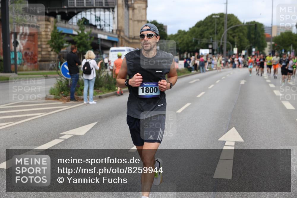 29.06.2025 - hella hamburg halbmarathon Yannick Fuchs http://msf.ph/oto/8259944 29.06.2025 10:36:13 20KM 1441, 1570, 1763, 1800, 2675, 5387, 5987, 6593, 7092, 7432, 8358, 9815, 10415, 10894, 11417, 12434, 12588, 13714, 13876, 14346, 14899, 15521, 15935, 16084, 17159, 17182, 17882, 18442, 18491, 18509, 18764, 18772, 18802, 19046 meine-sportfotos.de