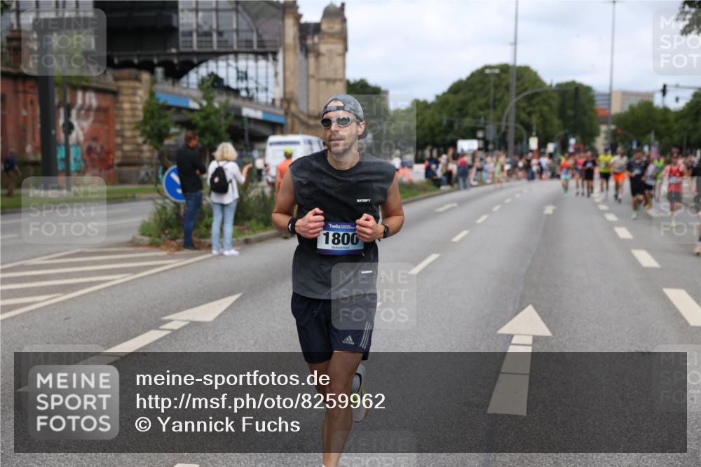 29.06.2025 - hella hamburg halbmarathon Yannick Fuchs http://msf.ph/oto/8259962 29.06.2025 10:36:13 20KM 1441, 1570, 1763, 1800, 2675, 5387, 5987, 6593, 7092, 7432, 8358, 9815, 10415, 10894, 11417, 12434, 12588, 13714, 13876, 14346, 14899, 15521, 15935, 16084, 17159, 17182, 17882, 18442, 18491, 18509, 18764, 18772, 18802, 19046 meine-sportfotos.de