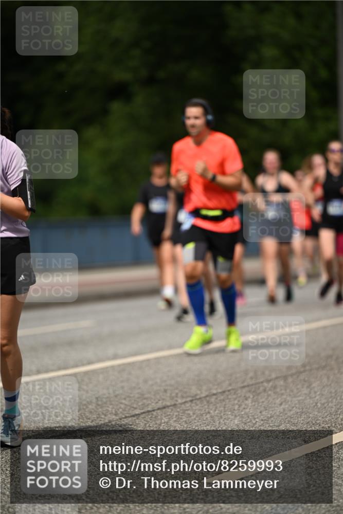 29.06.2025 - hella hamburg halbmarathon Dr. Thomas Lammeyer http://msf.ph/oto/8259993 29.06.2025 10:35:12 Kennedybrücke 1059, 1097, 1472, 1547, 1773, 1979, 2414, 2754, 2755, 2914, 3131, 3281, 3443, 4561, 4817, 5437, 5943, 6057, 6078, 6195, 6546, 6616, 6725, 6787, 7351, 7604, 7772, 8050, 8812, 8941, 9937, 10586 meine-sportfotos.de