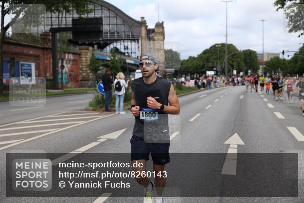 29.06.2025 - hella hamburg halbmarathon Yannick Fuchs http://msf.ph/oto/8260143 29.06.2025 10:36:14 20KM 1441, 1570, 1763, 1800, 2675, 5387, 5690, 5987, 6593, 7092, 7432, 9815, 10415, 10894, 11417, 12434, 12588, 13714, 13876, 14275, 14346, 14899, 15521, 15935, 16084, 17159, 17182, 17882, 18442, 18491, 18509, 18764, 18772, 19046 meine-sportfotos.de