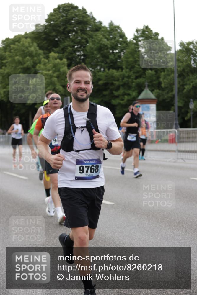 29.06.2025 - hella hamburg halbmarathon Jannik Wohlers http://msf.ph/oto/8260218 29.06.2025 10:32:34 Lombardsbrücke 1078, 1237, 1324, 1732, 2276, 2959, 3391, 3422, 3708, 3753, 3871, 4030, 4096, 4555, 4650, 5110, 5581, 6040, 6861, 7982, 8170, 8839, 9034, 9143, 9471, 9542, 9768, 11260, 11756, 12423, 12424, 12508, 12907, 13789, 14305, 14347, 14743, 15951, 15957, 16502, 16702, 17102, 17157, 17317, 17417, 17508, 17664, 18191, 18409, 18502, 19156, 19213 meine-sportfotos.de