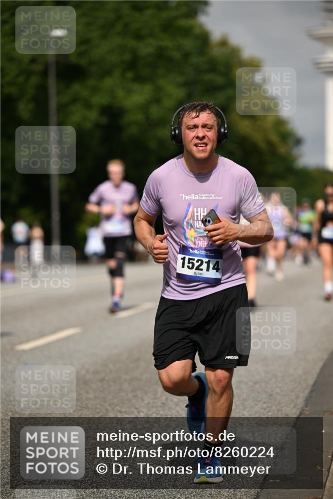 29.06.2025 - hella hamburg halbmarathon Dr. Thomas Lammeyer http://msf.ph/oto/8260224 29.06.2025 10:14:39 Kennedybrücke 1052, 1186, 1548, 1781, 2868, 5182, 5653, 5806, 8561, 8685, 9150, 9829 meine-sportfotos.de