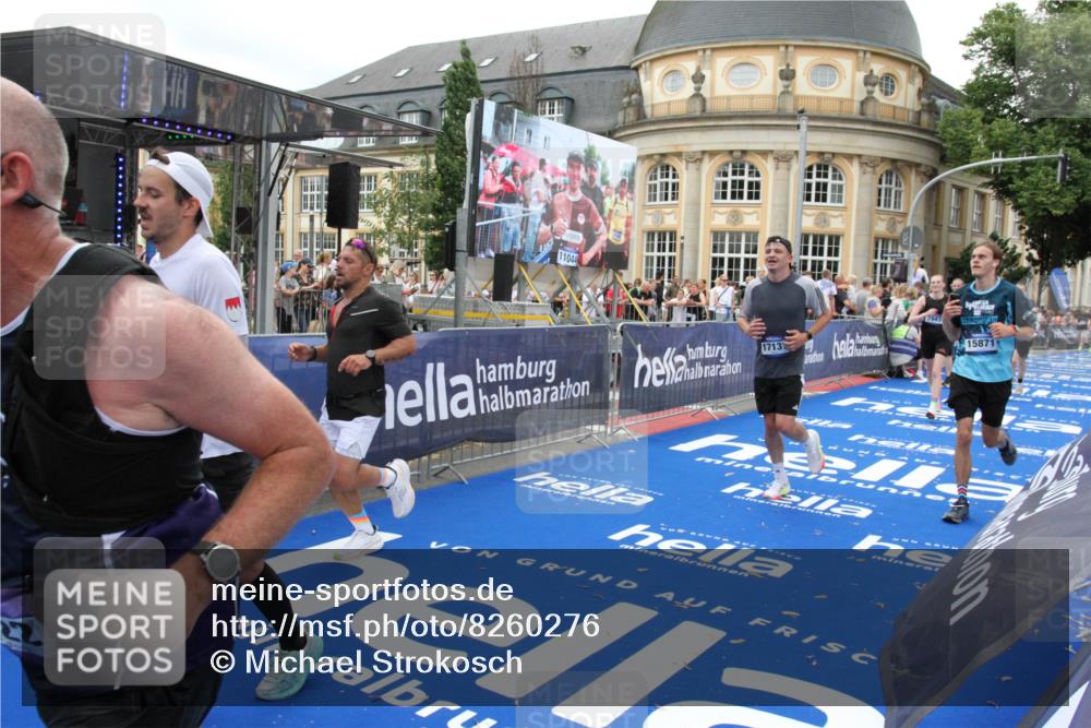 29.06.2025 - hella hamburg halbmarathon Michael Strokosch http://msf.ph/oto/8260276 29.06.2025 10:51:32 Ziel 1335, 2411, 2946, 5820, 7943, 9214, 9656, 10691, 11422, 13403, 13792, 15871, 15950, 16357, 17131 meine-sportfotos.de