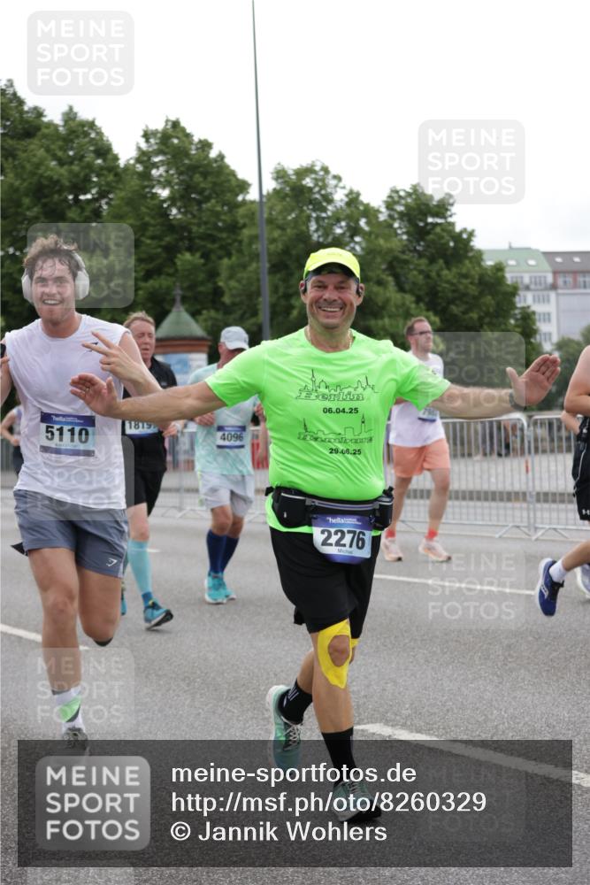 29.06.2025 - hella hamburg halbmarathon Jannik Wohlers http://msf.ph/oto/8260329 29.06.2025 10:32:36 Lombardsbrücke 1078, 1237, 1324, 1732, 2276, 2959, 3391, 3422, 3708, 3753, 3871, 4030, 4096, 4555, 4650, 5110, 5581, 5917, 6040, 6861, 7982, 8170, 8839, 9034, 9143, 9471, 9542, 9768, 11260, 11756, 12039, 12423, 12424, 12812, 12813, 12907, 13789, 14305, 14347, 14743, 15951, 15957, 16502, 16702, 17102, 17157, 17317, 17417, 17664, 18191, 18409, 18502, 18742, 18743, 19213 meine-sportfotos.de