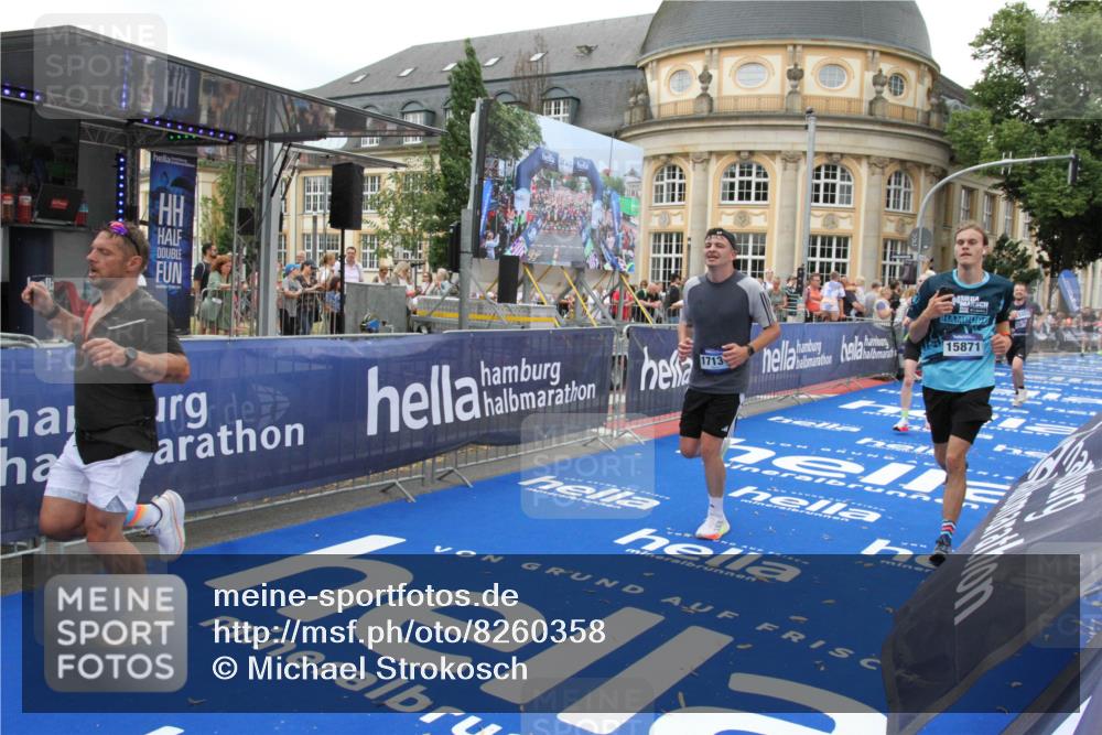 29.06.2025 - hella hamburg halbmarathon Michael Strokosch http://msf.ph/oto/8260358 29.06.2025 10:51:33 Ziel 1335, 2946, 5820, 7943, 9656, 10691, 11422, 13403, 13792, 15871, 15950, 17131 meine-sportfotos.de