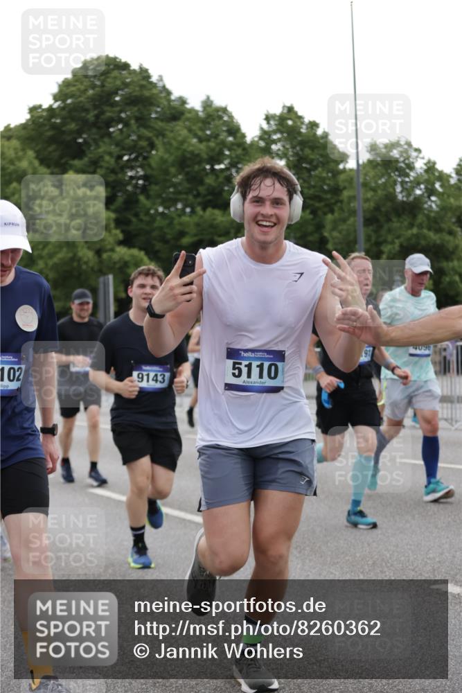 29.06.2025 - hella hamburg halbmarathon Jannik Wohlers http://msf.ph/oto/8260362 29.06.2025 10:32:36 Lombardsbrücke 1078, 1237, 1324, 1732, 2276, 2959, 3391, 3422, 3708, 3753, 3871, 4030, 4096, 4555, 4650, 5110, 5581, 5917, 6040, 6861, 7982, 8170, 8839, 9034, 9143, 9471, 9542, 9768, 11260, 11756, 12039, 12423, 12424, 12812, 12813, 12907, 13789, 14305, 14347, 14743, 15951, 15957, 16502, 16702, 17102, 17157, 17317, 17417, 17664, 18191, 18409, 18502, 18742, 18743, 19213 meine-sportfotos.de