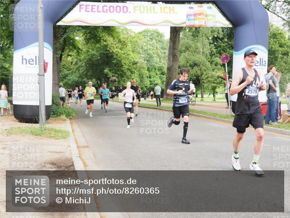 29.06.2025 - hella hamburg halbmarathon MichiJ http://msf.ph/oto/8260365 29.06.2025 10:29:50 Zwischen KM18-KM19 2579, 5410, 6901, 7378, 9659, 9755, 14661, 14820, 17182, 18045, 18049, 18442 meine-sportfotos.de