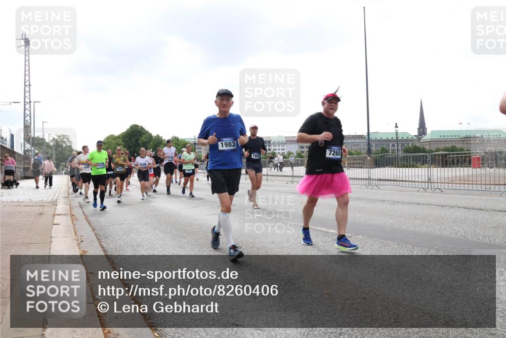 29.06.2025 - hella hamburg halbmarathon Lena Gebhardt http://msf.ph/oto/8260406 29.06.2025 10:45:59 Lombardsbrücke 1004, 1033, 1060, 1085, 1100, 1104, 1421, 1426, 1532, 1555, 1854, 1867, 1868, 1983, 2008, 2398, 2423, 2522, 2550, 2657, 2664, 2773, 2813, 2917, 2951, 2954, 2965, 2973, 3410, 4104, 4119, 4223, 4224, 4317, 4388, 4572, 5044, 5635, 5697, 5703, 5769, 5770, 5854, 5892, 6133, 6333, 6392, 6623, 7268, 7356, 7605, 7894, 7983, 8047, 8745, 9120, 9121, 9129, 9426, 9445, 10327, 10329, 10367, 10511, 11358, 11361, 11876, 11910, 12507 meine-sportfotos.de