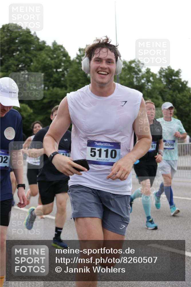 29.06.2025 - hella hamburg halbmarathon Jannik Wohlers http://msf.ph/oto/8260507 29.06.2025 10:32:37 Lombardsbrücke 1078, 1324, 1732, 2276, 2959, 3391, 3422, 3708, 3871, 4030, 4096, 4555, 4650, 5110, 5180, 5581, 5917, 6040, 6861, 7982, 8170, 8839, 9034, 9143, 9471, 9542, 9768, 11229, 11260, 11756, 12039, 12423, 12424, 12812, 12813, 12907, 13789, 14085, 14305, 14347, 14743, 15885, 15951, 15957, 16702, 17102, 17157, 17317, 17417, 17664, 18191, 18409, 18502, 18742, 18743, 18951, 19213 meine-sportfotos.de