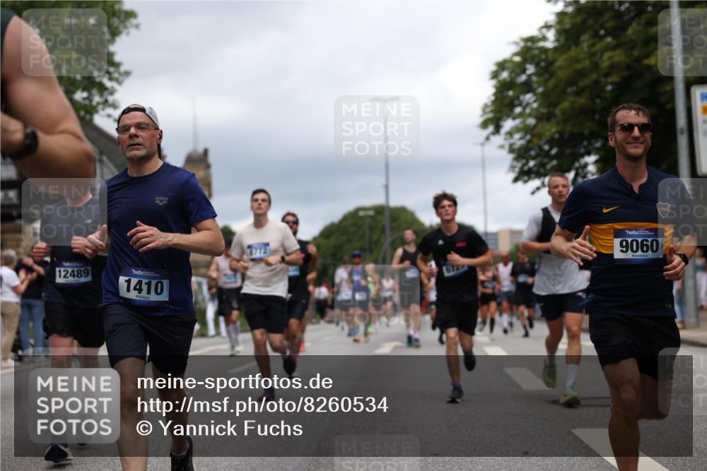 29.06.2025 - hella hamburg halbmarathon Yannick Fuchs http://msf.ph/oto/8260534 29.06.2025 10:48:36 20KM 1125, 1327, 1410, 1496, 1628, 1815, 2474, 2561, 2771, 2884, 3041, 3177, 3791, 3794, 3861, 3945, 4189, 4231, 4938, 5319, 6082, 6084, 6356, 6433, 6443, 6581, 6587, 6723, 6994, 8449, 8514, 8698, 8772, 8798, 8973, 9012, 9060, 9227, 10191, 10192, 10263, 10266, 10368, 10376, 11184, 11333, 11499, 11747, 11797, 11976, 12186, 12362, 12489, 12961, 13297, 13988, 14036, 14175, 14592, 14638, 14660, 14818, 14948, 15113, 15156, 15169, 15389, 15408, 15524, 15879, 16047, 16092, 16574 meine-sportfotos.de