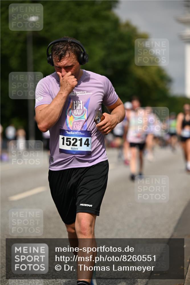 29.06.2025 - hella hamburg halbmarathon Dr. Thomas Lammeyer http://msf.ph/oto/8260551 29.06.2025 10:14:39 Kennedybrücke 1052, 1186, 1548, 1781, 2868, 5182, 5653, 5806, 8561, 8685, 9150, 9829 meine-sportfotos.de