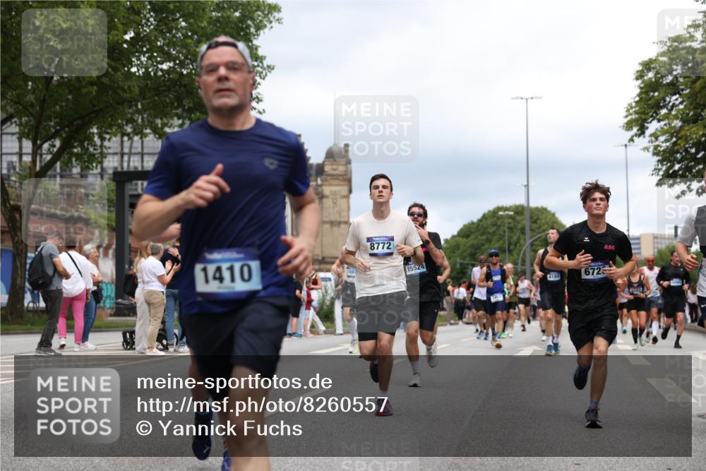 29.06.2025 - hella hamburg halbmarathon Yannick Fuchs http://msf.ph/oto/8260557 29.06.2025 10:48:36 20KM 1125, 1327, 1410, 1496, 1628, 1815, 2474, 2561, 2771, 2884, 3041, 3177, 3791, 3794, 3861, 3945, 4189, 4231, 4938, 5319, 6082, 6084, 6356, 6433, 6443, 6581, 6587, 6723, 6994, 8449, 8514, 8698, 8772, 8798, 8973, 9012, 9060, 9227, 10191, 10192, 10263, 10266, 10368, 10376, 11184, 11333, 11499, 11747, 11797, 11976, 12186, 12362, 12489, 12961, 13297, 13988, 14036, 14175, 14592, 14638, 14660, 14818, 14948, 15113, 15156, 15169, 15389, 15408, 15524, 15879, 16047, 16092, 16574 meine-sportfotos.de