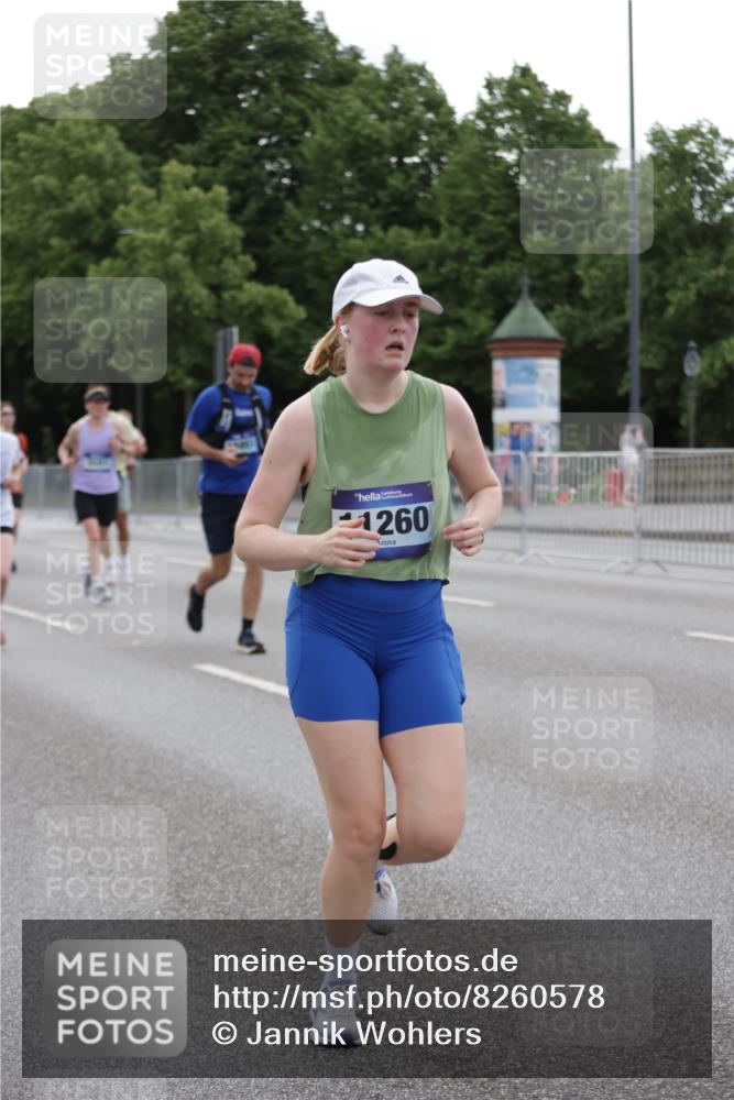 29.06.2025 - hella hamburg halbmarathon Jannik Wohlers http://msf.ph/oto/8260578 29.06.2025 10:32:39 Lombardsbrücke 1078, 1324, 1732, 2038, 2054, 2276, 2959, 3391, 3708, 3871, 4030, 4096, 4555, 4650, 5110, 5180, 5581, 5917, 6040, 6861, 7982, 8170, 8595, 8839, 9034, 9143, 9289, 9471, 9542, 9768, 11229, 11260, 11713, 11756, 12039, 12423, 12424, 12812, 12813, 12907, 13789, 14085, 14305, 14347, 14743, 15815, 15885, 15951, 15957, 16246, 16391, 16702, 17157, 17317, 17417, 17664, 18191, 18409, 18502, 18742, 18743, 18951, 19213 meine-sportfotos.de