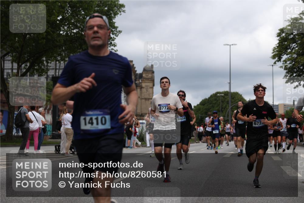 29.06.2025 - hella hamburg halbmarathon Yannick Fuchs http://msf.ph/oto/8260581 29.06.2025 10:48:36 20KM 1125, 1327, 1410, 1496, 1628, 1815, 2474, 2561, 2771, 2884, 3041, 3177, 3791, 3794, 3861, 3945, 4189, 4231, 4938, 5319, 6082, 6084, 6356, 6433, 6443, 6581, 6587, 6723, 6994, 8449, 8514, 8698, 8772, 8798, 8973, 9012, 9060, 9227, 10191, 10192, 10263, 10266, 10368, 10376, 11184, 11333, 11499, 11747, 11797, 11976, 12186, 12362, 12489, 12961, 13297, 13988, 14036, 14175, 14592, 14638, 14660, 14818, 14948, 15113, 15156, 15169, 15389, 15408, 15524, 15879, 16047, 16092, 16574 meine-sportfotos.de