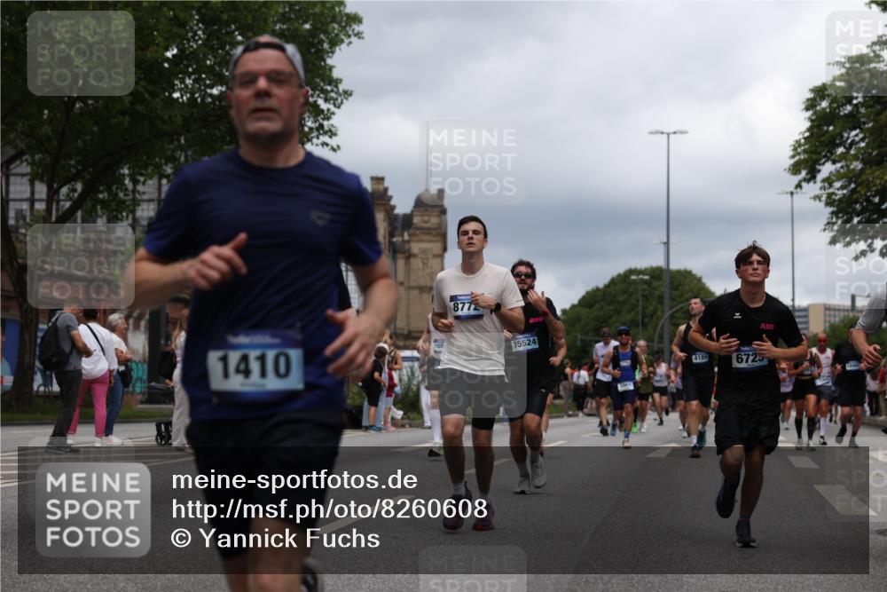29.06.2025 - hella hamburg halbmarathon Yannick Fuchs http://msf.ph/oto/8260608 29.06.2025 10:48:36 20KM 1125, 1327, 1410, 1496, 1628, 1815, 2474, 2561, 2771, 2884, 3041, 3177, 3791, 3794, 3861, 3945, 4189, 4231, 4938, 5319, 6082, 6084, 6356, 6433, 6443, 6581, 6587, 6723, 6994, 8449, 8514, 8698, 8772, 8798, 8973, 9012, 9060, 9227, 10191, 10192, 10263, 10266, 10368, 10376, 11184, 11333, 11499, 11747, 11797, 11976, 12186, 12362, 12489, 12961, 13297, 13988, 14036, 14175, 14592, 14638, 14660, 14818, 14948, 15113, 15156, 15169, 15389, 15408, 15524, 15879, 16047, 16092, 16574 meine-sportfotos.de