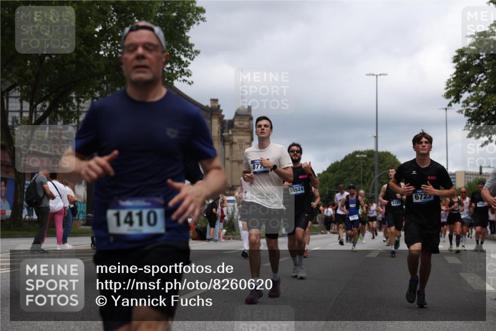 29.06.2025 - hella hamburg halbmarathon Yannick Fuchs http://msf.ph/oto/8260620 29.06.2025 10:48:36 20KM 1125, 1327, 1410, 1496, 1628, 1815, 2474, 2561, 2771, 2884, 3041, 3177, 3791, 3794, 3861, 3945, 4189, 4231, 4938, 5319, 6082, 6084, 6356, 6433, 6443, 6581, 6587, 6723, 6994, 8449, 8514, 8698, 8772, 8798, 8973, 9012, 9060, 9227, 10191, 10192, 10263, 10266, 10368, 10376, 11184, 11333, 11499, 11747, 11797, 11976, 12186, 12362, 12489, 12961, 13297, 13988, 14036, 14175, 14592, 14638, 14660, 14818, 14948, 15113, 15156, 15169, 15389, 15408, 15524, 15879, 16047, 16092, 16574 meine-sportfotos.de
