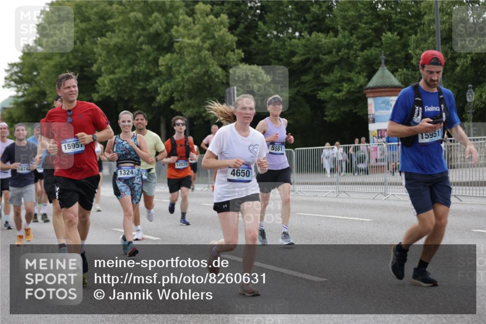 29.06.2025 - hella hamburg halbmarathon Jannik Wohlers http://msf.ph/oto/8260631 29.06.2025 10:32:41 Lombardsbrücke 1078, 1324, 1732, 2038, 2054, 2085, 2276, 2959, 3391, 3708, 3871, 4030, 4096, 4555, 4650, 5110, 5180, 5581, 5917, 6040, 6773, 6861, 7982, 8170, 8595, 8839, 9034, 9143, 9289, 9471, 9542, 9768, 11229, 11260, 11713, 11756, 12039, 12423, 12424, 12812, 12813, 12907, 13339, 13789, 14085, 14305, 14347, 14743, 15091, 15815, 15885, 15951, 15957, 16246, 16391, 16702, 17157, 17317, 17417, 17664, 18191, 18409, 18742, 18743, 18951, 19213 meine-sportfotos.de