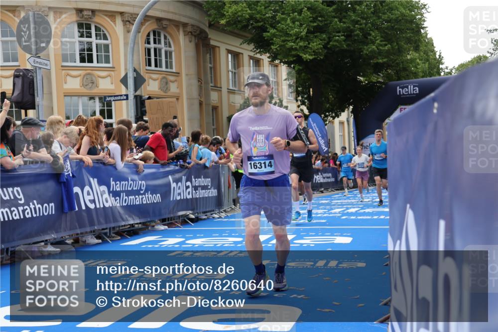 29.06.2025 - hella hamburg halbmarathon Strokosch-Dieckow http://msf.ph/oto/8260640 29.06.2025 10:43:17 Ziel 1675, 2653, 3109, 3124, 3146, 7026, 7093, 10099, 10237, 13348, 15706, 15921, 16314, 16720, 16997, 17391, 18274, 18304, 18987, 19009, 19051 meine-sportfotos.de