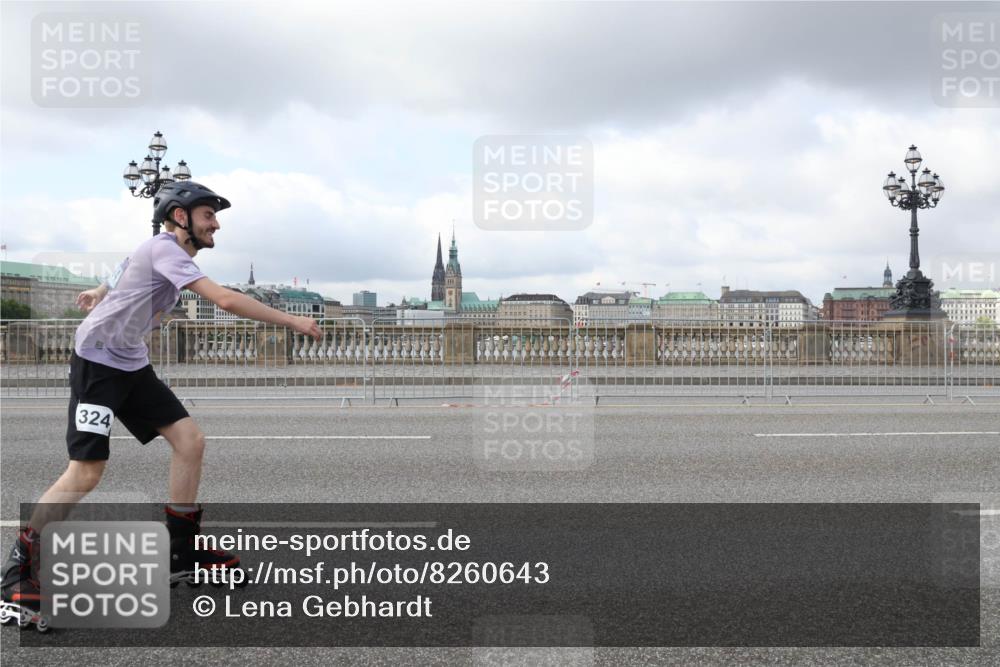 29.06.2025 - hella hamburg halbmarathon Lena Gebhardt http://msf.ph/oto/8260643 29.06.2025 09:03:37 Lombardsbrücke  meine-sportfotos.de