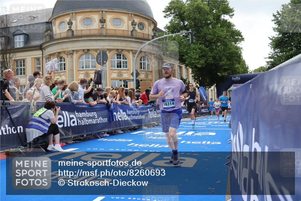 29.06.2025 - hella hamburg halbmarathon Strokosch-Dieckow http://msf.ph/oto/8260693 29.06.2025 10:43:17 Ziel 1675, 2653, 3109, 3124, 3146, 7026, 7093, 10099, 10237, 13348, 15706, 15921, 16314, 16720, 16997, 17391, 18274, 18304, 18987, 19009, 19051 meine-sportfotos.de