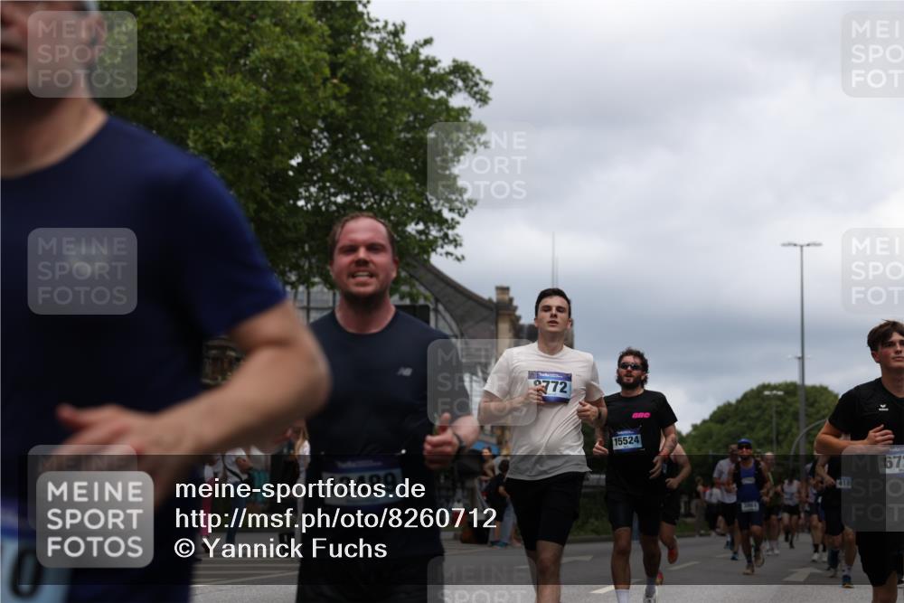 29.06.2025 - hella hamburg halbmarathon Yannick Fuchs http://msf.ph/oto/8260712 29.06.2025 10:48:37 20KM 1125, 1327, 1410, 1496, 1628, 1815, 2474, 2561, 2771, 2884, 3041, 3177, 3791, 3794, 3861, 3945, 4189, 4231, 4938, 5319, 6082, 6084, 6356, 6433, 6443, 6581, 6587, 6723, 6994, 8449, 8514, 8698, 8772, 8798, 8973, 9012, 9060, 9227, 10191, 10192, 10263, 10266, 10368, 10376, 11184, 11333, 11499, 11747, 11797, 11799, 11976, 12186, 12362, 12489, 12961, 13297, 13988, 14036, 14175, 14592, 14638, 14660, 14818, 14948, 15113, 15156, 15169, 15389, 15408, 15524, 15879, 16047, 16574 meine-sportfotos.de