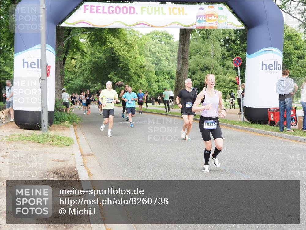 29.06.2025 - hella hamburg halbmarathon MichiJ http://msf.ph/oto/8260738 29.06.2025 10:29:52 Zwischen KM18-KM19 2579, 5410, 7378, 9659, 9755, 14661, 14820, 17720, 18049, 18442 meine-sportfotos.de